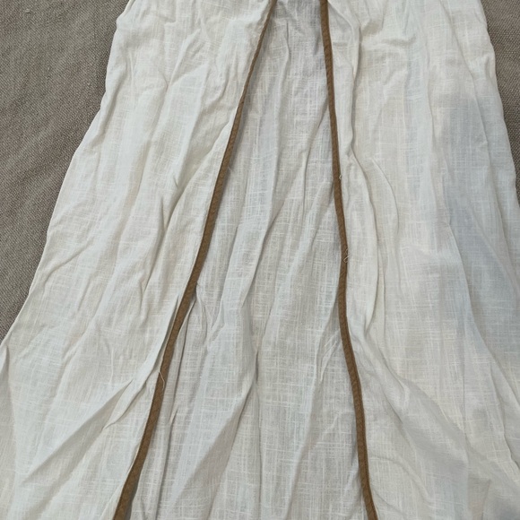 Sleeveless Button-Front Split Top - Picture 5 of 5